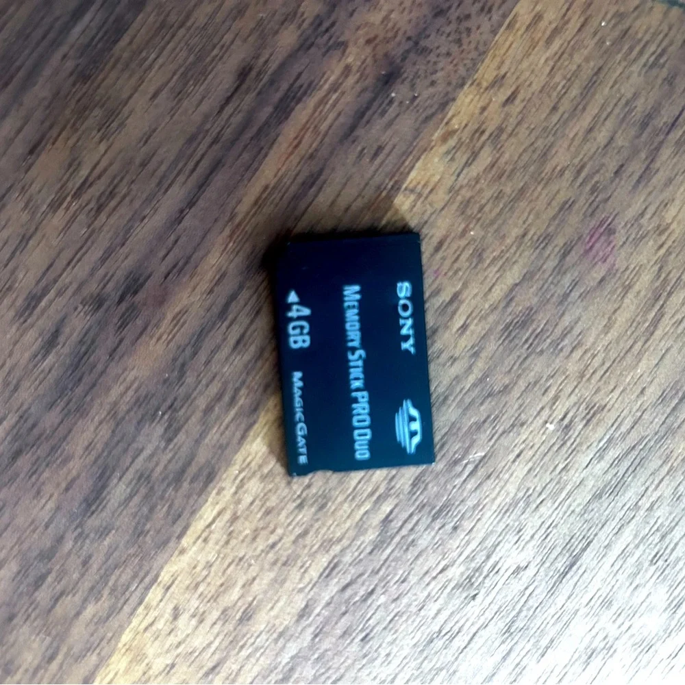 Sony Black Memory Card Reader pro duo Compact and Efficient